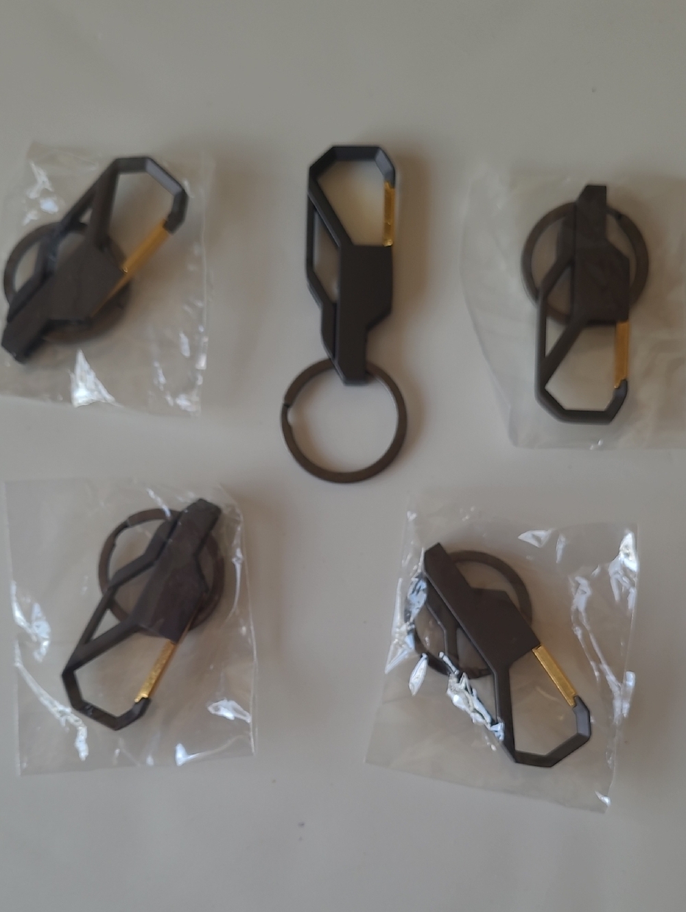 5 New metal clip keychains keyrings